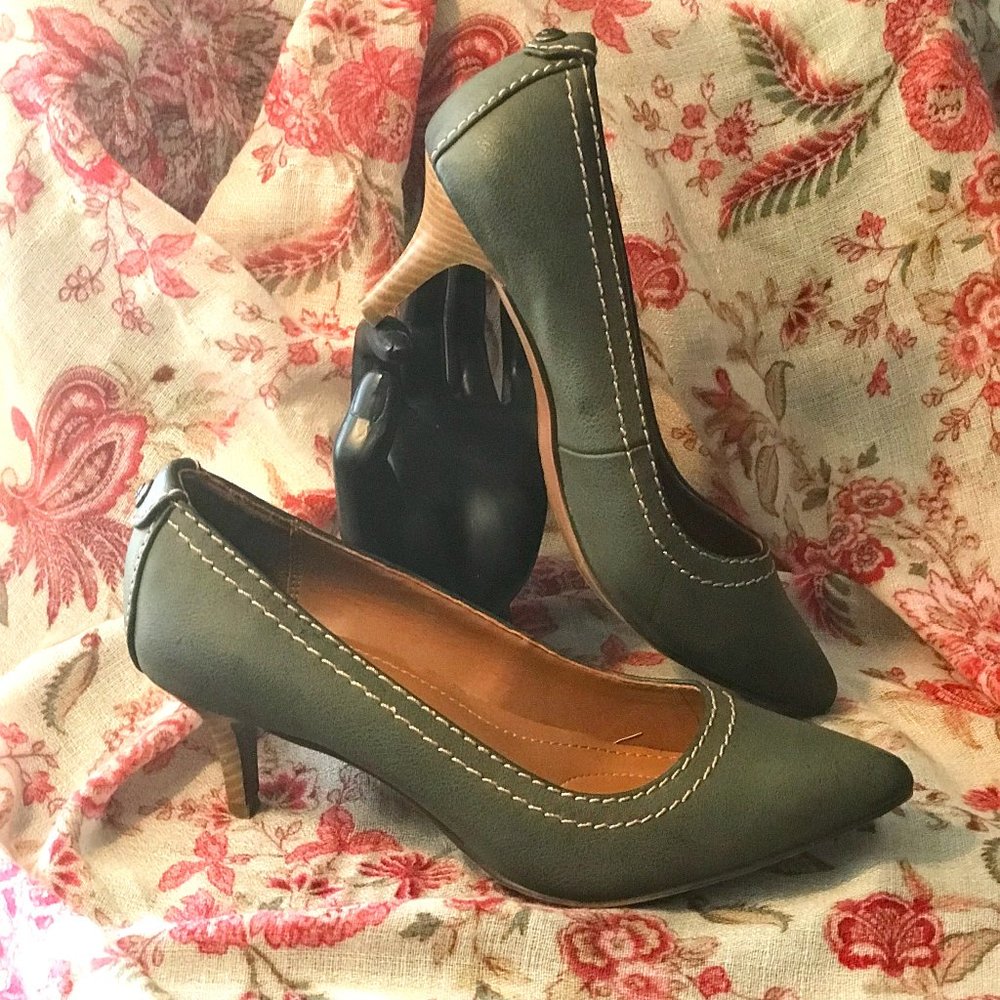Calvin Klein Jeans Olive Green Shoes Size 7